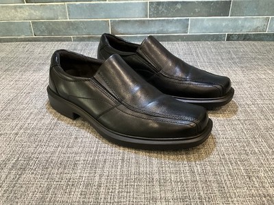 ECCO Men s Helsinki 2.0 Apron Toe Black Leather Slip-On Shoes