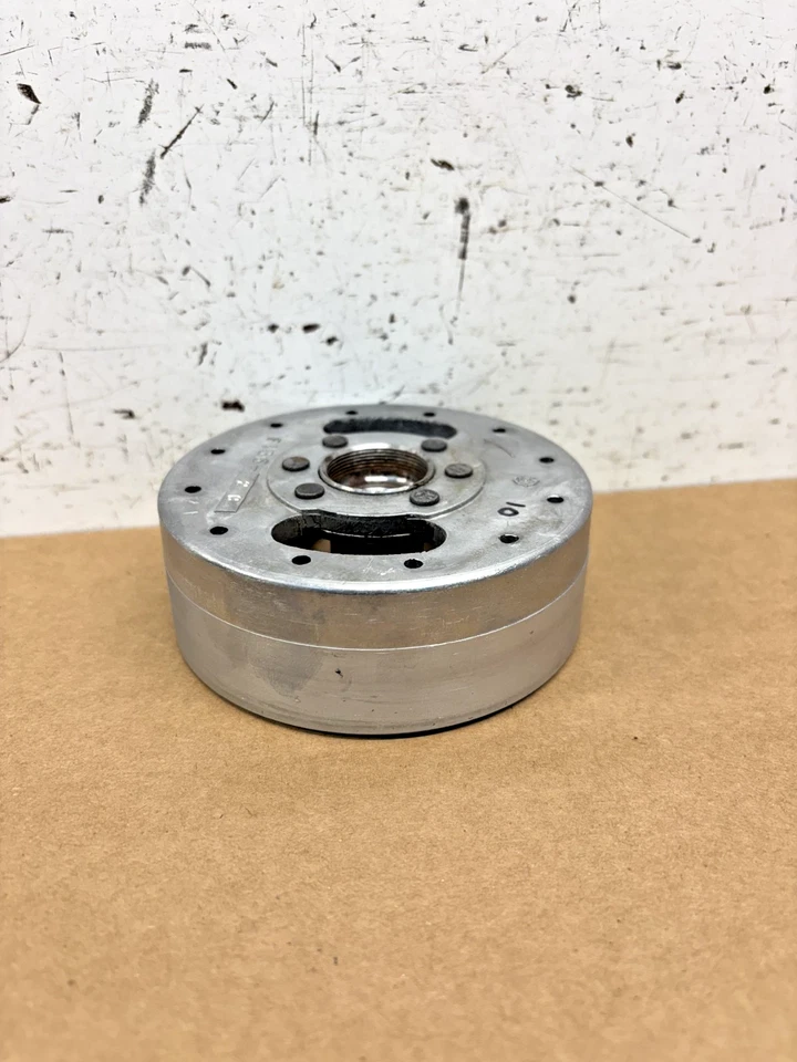 Rotor motor Yamaha HT1 90 LT2/3 100 CT2/3 175 / Conjunto volante / F136 Foto 3 de 4