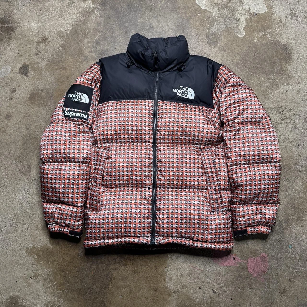 Veste Neptse cloutée The North Face Supreme 2021