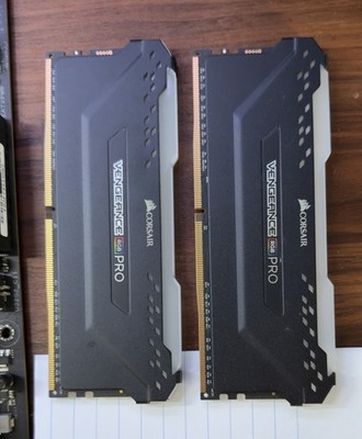 Corsair Vengeance DDR4 32GB RAM 3200mhz *TESTED*