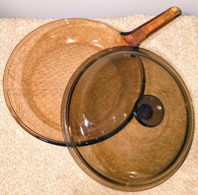 LN Vintage 10'' PYREX Visionware Waffle Bottom Amber Glass Frying Pan w Lid