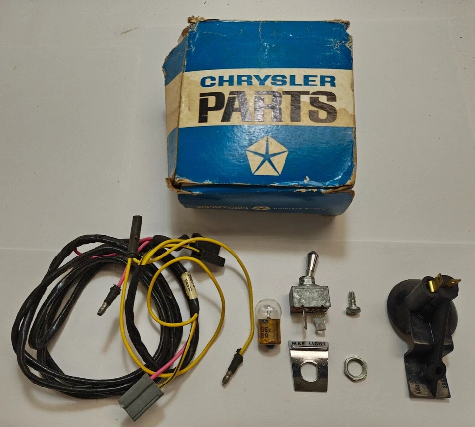 Plymouth Valiant Dart 1968-1969 paquete de luces de mapa de cortesía NOS 2864322. Foto 3 de 4