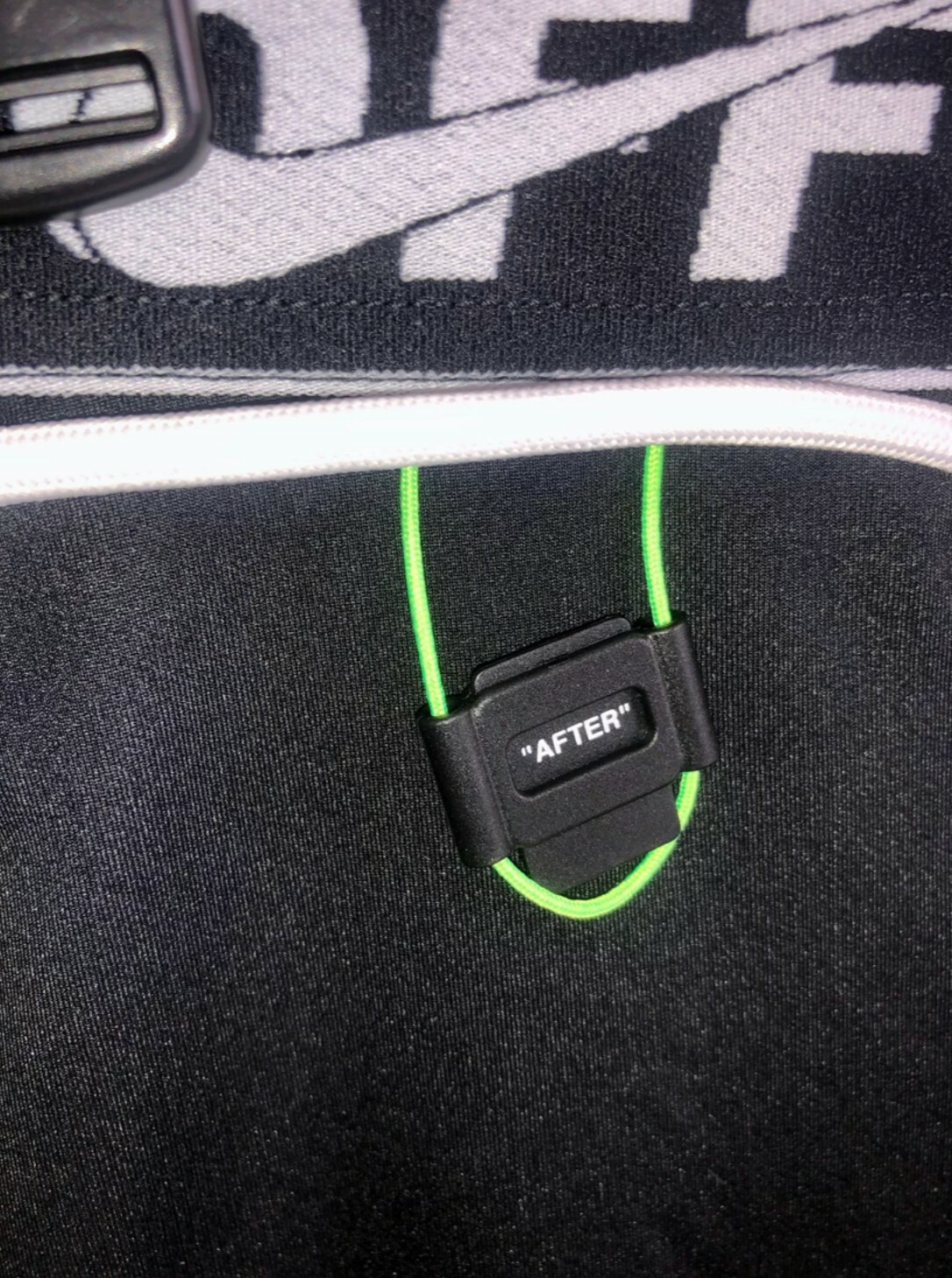 OFF WHITE X NIKE Collant rari nuovi con etichette NIKE x BIANCO SPORCO SS20 nuovi di zecca neri (CN5532 010) Gyakusou taglia S