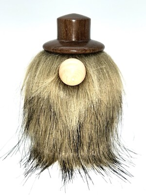 Handgefertigter süßer haariger Gonk / Wichtelschmuck aus Holz - ''Barnaby''