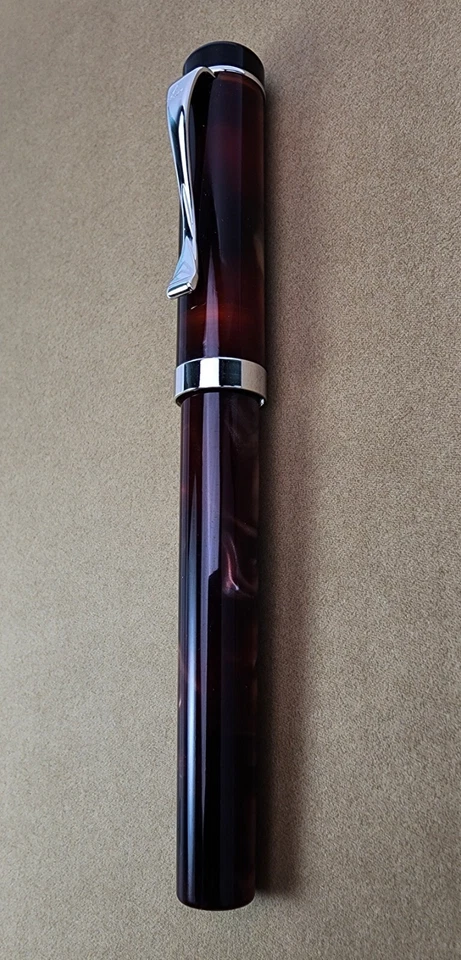 Pluma Estilográfica Laban Celebration Perla Negra Plumín Mediano LRN-F688BP (Sin Caja/Papeles) Foto 2 de 4