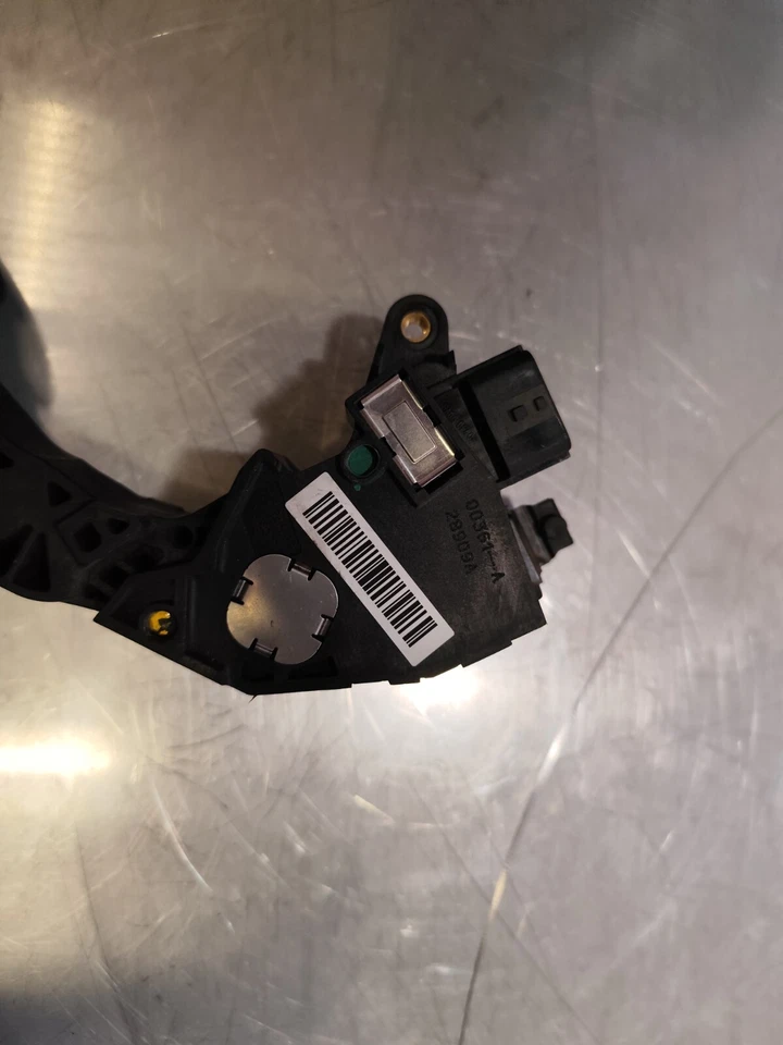 PEDALE ACCELERATEUR RENAULT MEGANE 3 III BERLINE 1.9 DCI 130CV 5P 180020022R - Photo 3/4