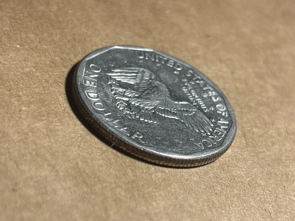 1980 D Susan B Anthony Liberty *One Dollar Coin* Circulated Rare Wide Rim - Image 4 of 4