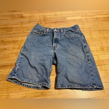Levi s size 32 with 9 inseam Classic Blue Denim Men's Jean Shorts Light Wash