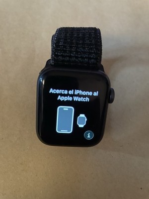 Apple Watch Series 6, 40mm, Akku 77% ohne magnetisches Ladekabel / WatchOS 25.2