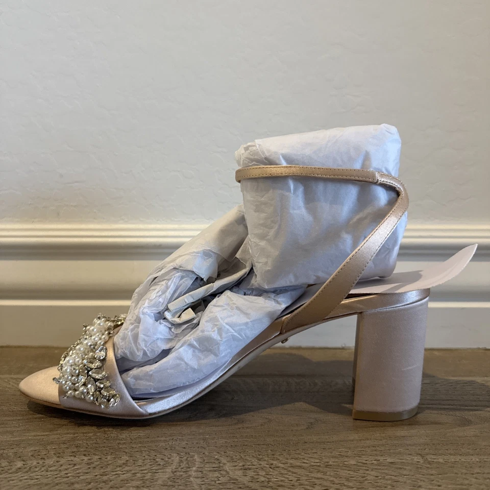 Badgley Mischka Clara Embellished Evening Shoes Sandals Blush Satin Size 9.5 - Image 4 of 4