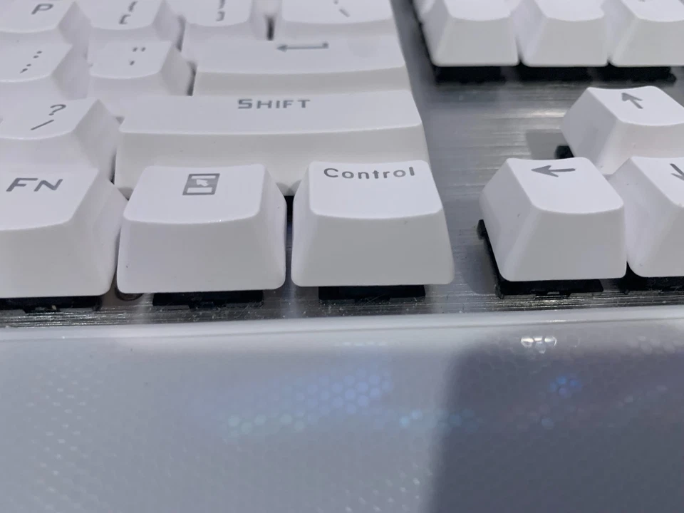 FALCON Z-77 RAINBOW LIGHT MECHANICAL GAMING KEYBOARD White/Silver - Image 2 of 4