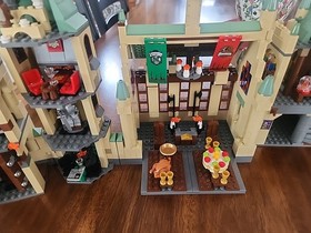 LEGO Harry Potter: Hogwarts Castle 4842 + Knights BUS 4866 Minifigures