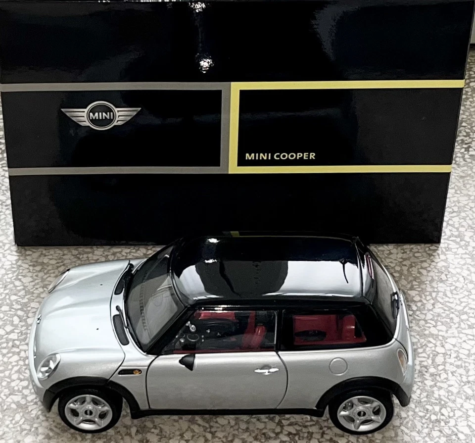MINI Cooper Kyosho 1/18 (Minichamps Autoart CMC Norev Almost Real Laudoracing - Immagine 2 di 4