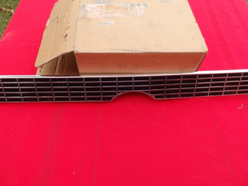 МОЛДИНГ ЗАДНЕЙ ПАНЕЛИ FORD 1969 TORINO FASTBACK ПОВТОРНО АНОДИРОВАННЫЙ КАК НОВЫЙ ИЗ СТАРЫХ ЗАПАСОВ - Изображение 4 из 4