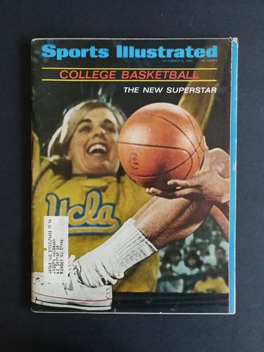 Sports Illustrated December 5, 1966 Kareem Abdul Jabbar Lew Alcindor First Cover