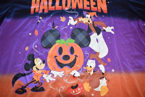 Camiseta Disney Store, Mickey & Friends Happy Halloween, Talla Adulto X-Grande - Imagen 3 de 9