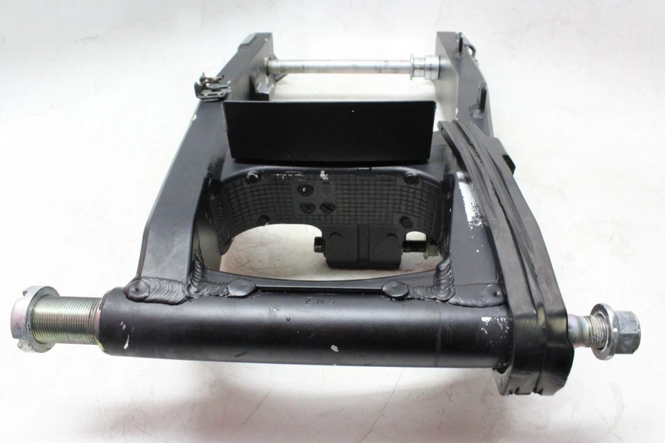2006 SUZUKI SV650S OEM REAR SWINGARM BACK SUSPENSION SWING ARM - Image 4 of 4