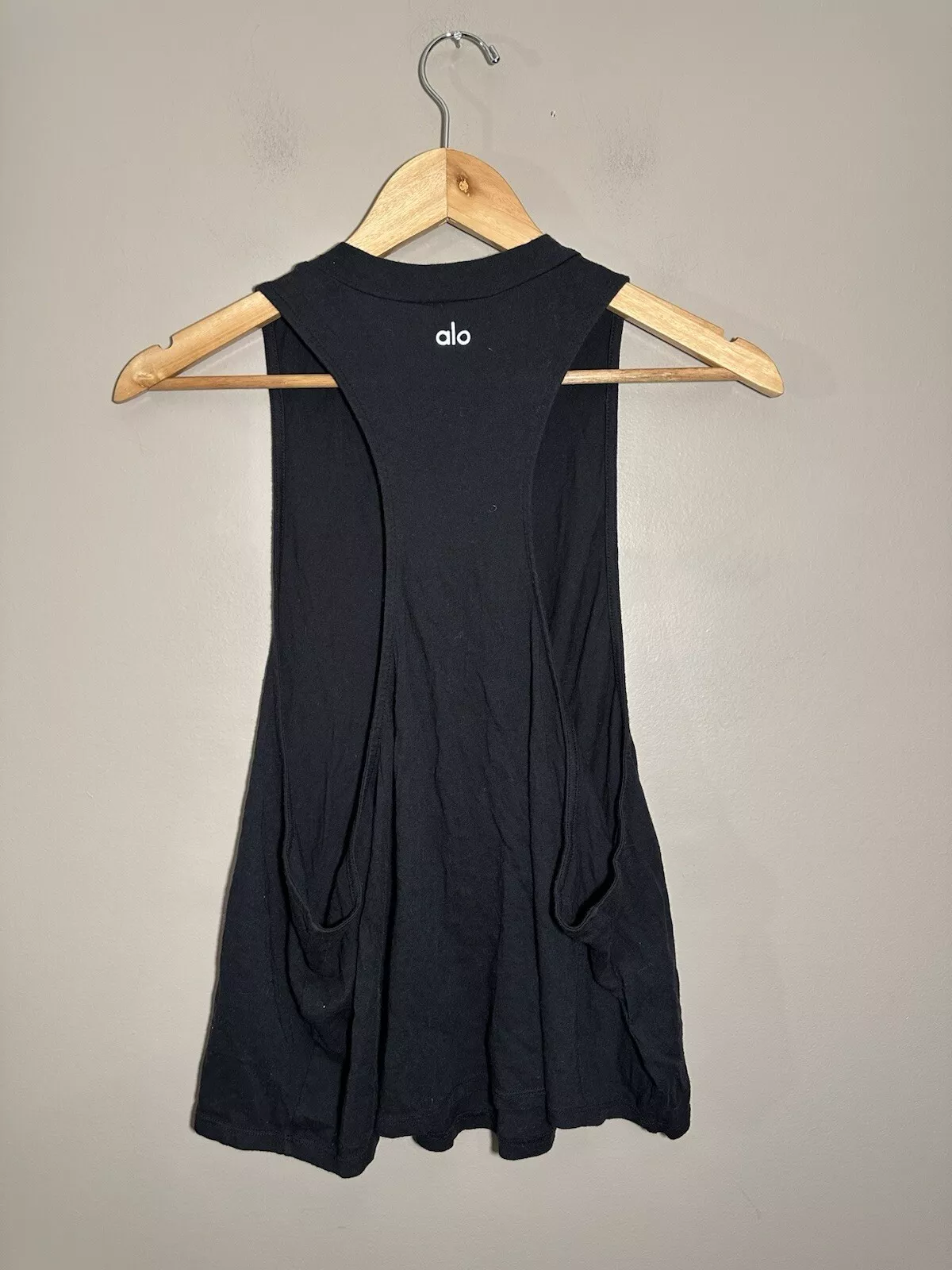 alo-yoga crew neck muscle tank-top