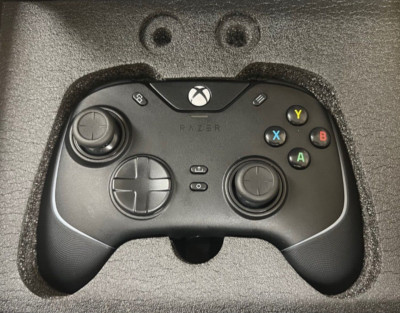Razer Wolverine V2 Chroma - Voll Anpassbarer Xbox Series !unvollständig!