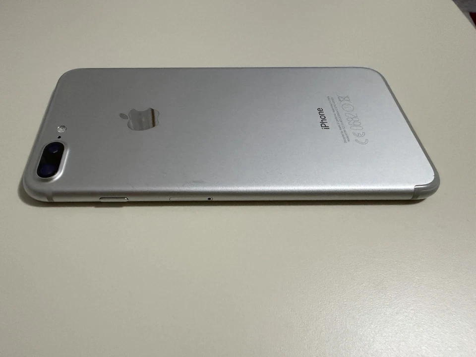 Apple iPhone 7 Plus - 32GB - Argento (Sbloccato) - Immagine 4 di 4