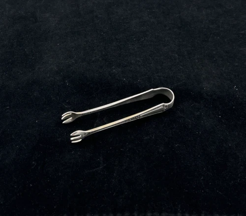 Towle Sterling Silver Sugar Cube Tong Flatware Silverware 18 Grams