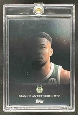 2025-26 Topps Midnight TL-10 Giannis Antetokounmpo Twilight Case Hit SSP