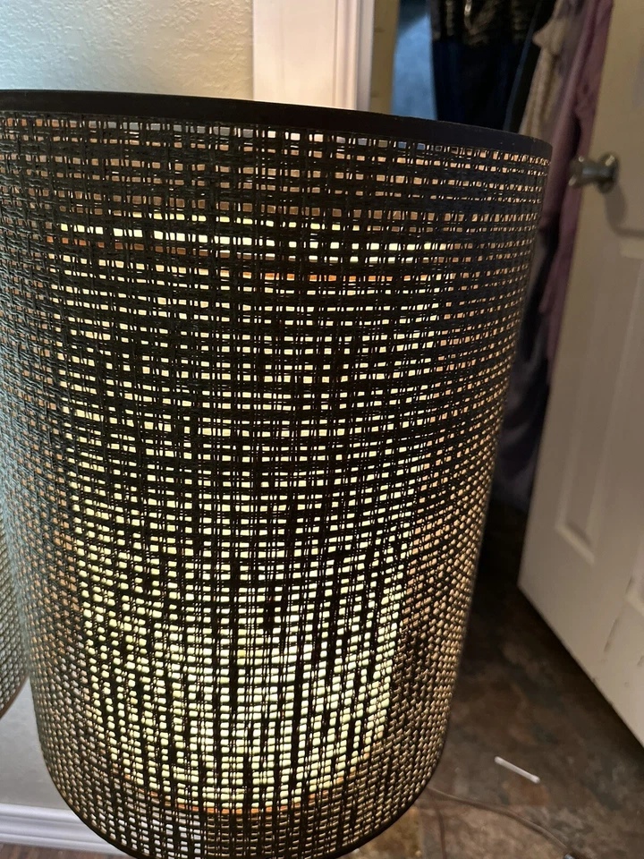 PAR DE LÁMPARAS DE MESA DANESAS MCM VINTAGE PANTALLAS DE RATÁN INTERIOR PANTALLA DE FIBRA DE VIDRIO ☼ Foto 4 de 4