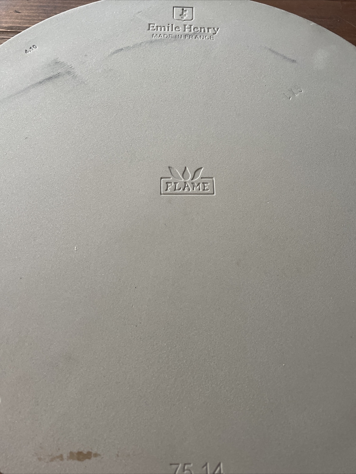 Emile Henry Pizza Stone 14.4 Inch Black Stoneware Oven Or BBQ Grill