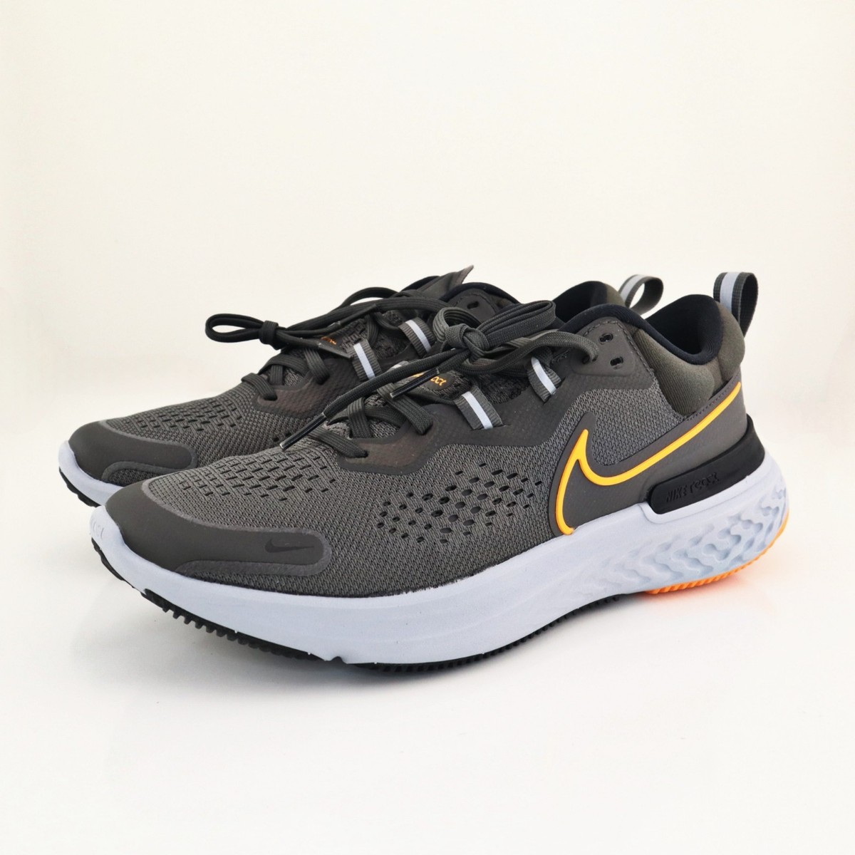 nike run react miler 2 trainers