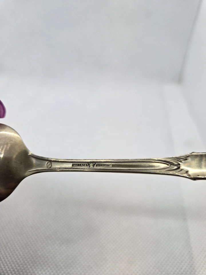 Hermoso patrón de cucharadita/cuchara de té WALLACE de plata esterlina con punta de rosa  Foto 3 de 4
