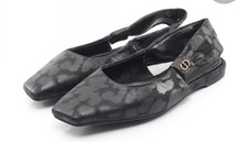 Dior Flat