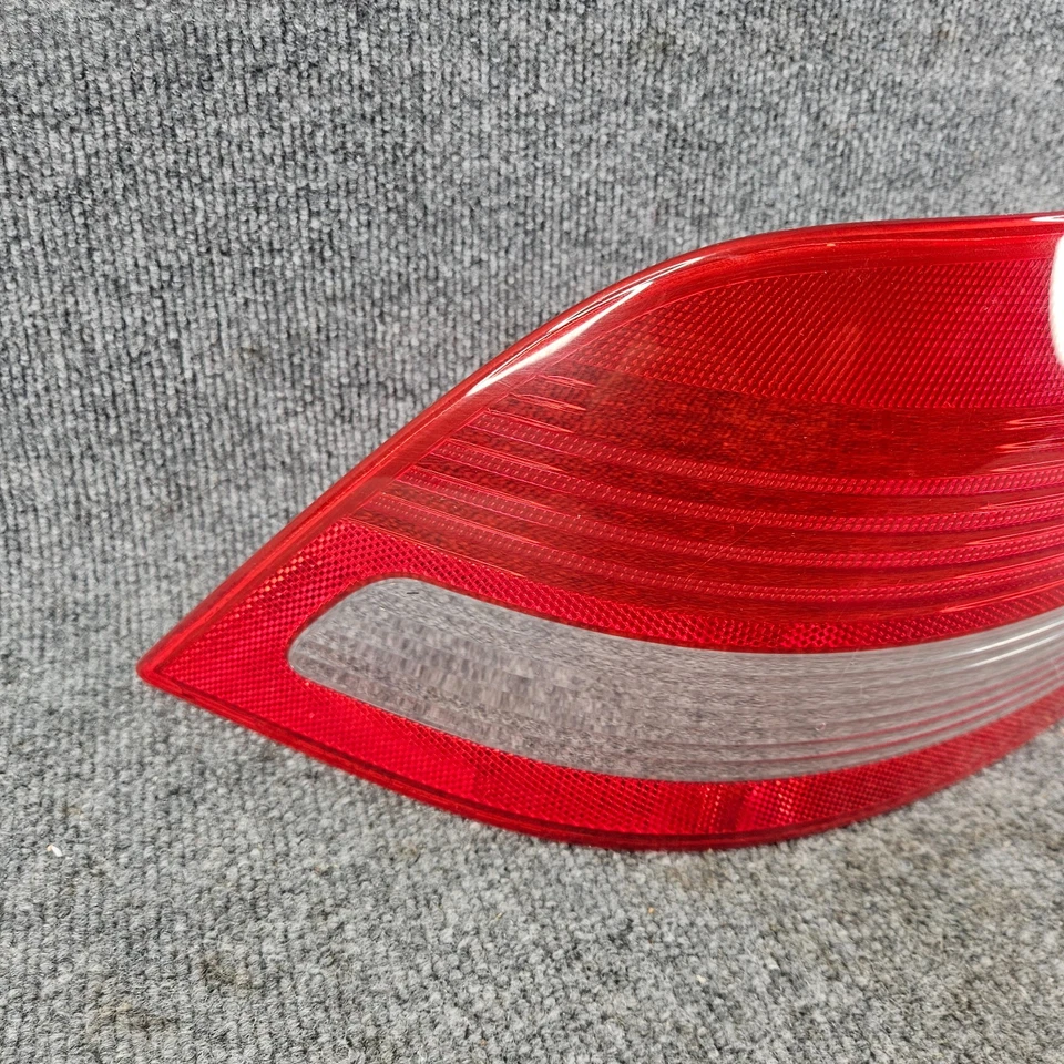 Cubierta de lente de luz trasera Saab 9-3 2003-2007 lado izquierdo del conductor OEM *SOLO LENTE* Foto 2 de 4