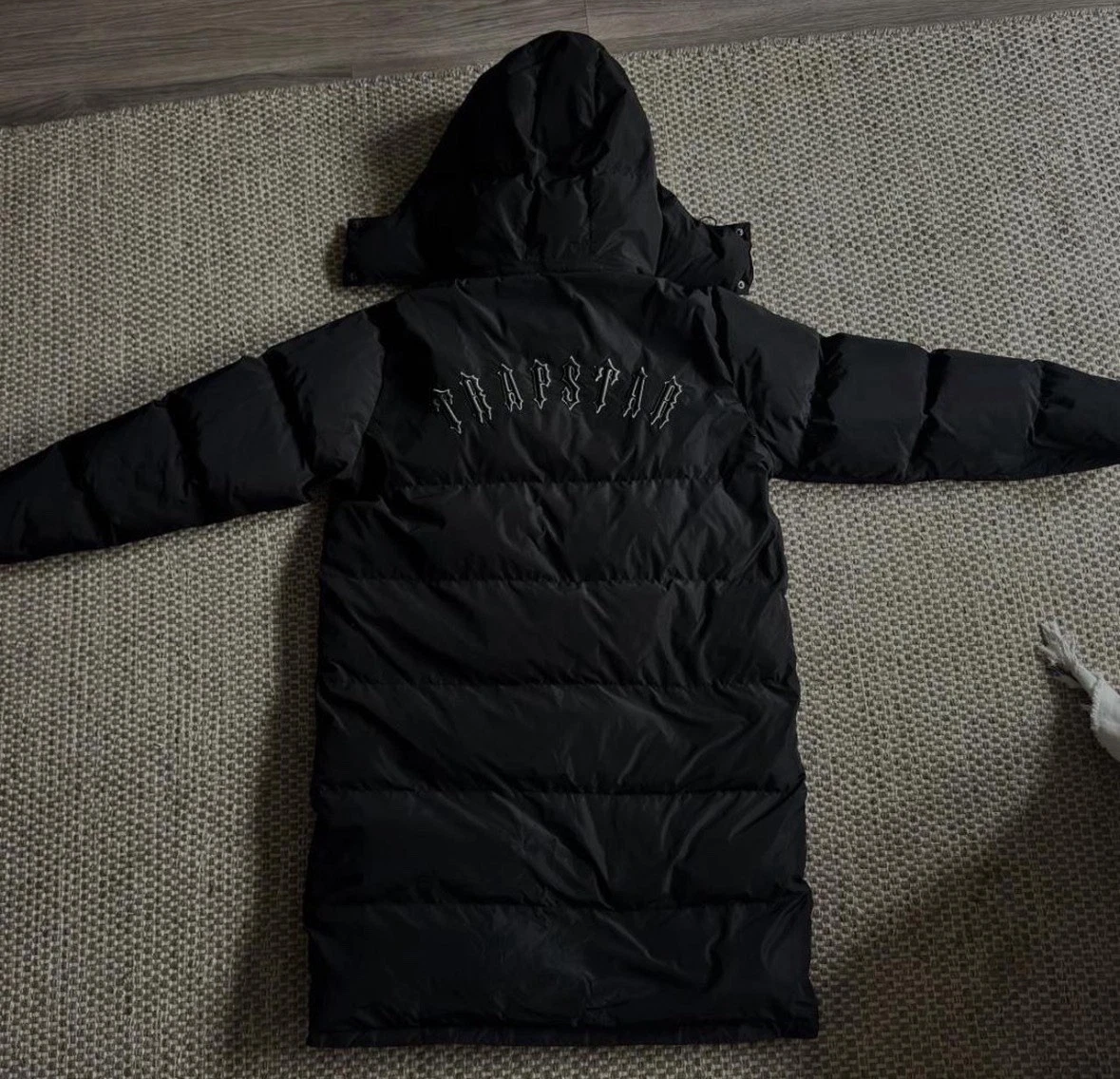 BRAND NEW 2021 Irongate Trapstar Puffer Jacket (Size M can fit L)
Opens in a new window or tab