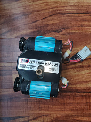 ARB Twin Motor Onboard Air Compressor 12V CKMTA12 Used