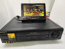 Sony SLV-685HF VHS VCR Hi-Fi Stereo VCR  No Remote Works Great