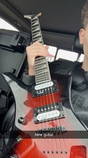 Jackson Kelly js38t red and black in good condition besides one toneknob is loos