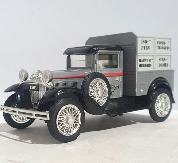 Ford Crate modelo A 1929, edición limitada banco Kuryakyn librea escala 1:25 # 1068 usado Foto 3 de 4