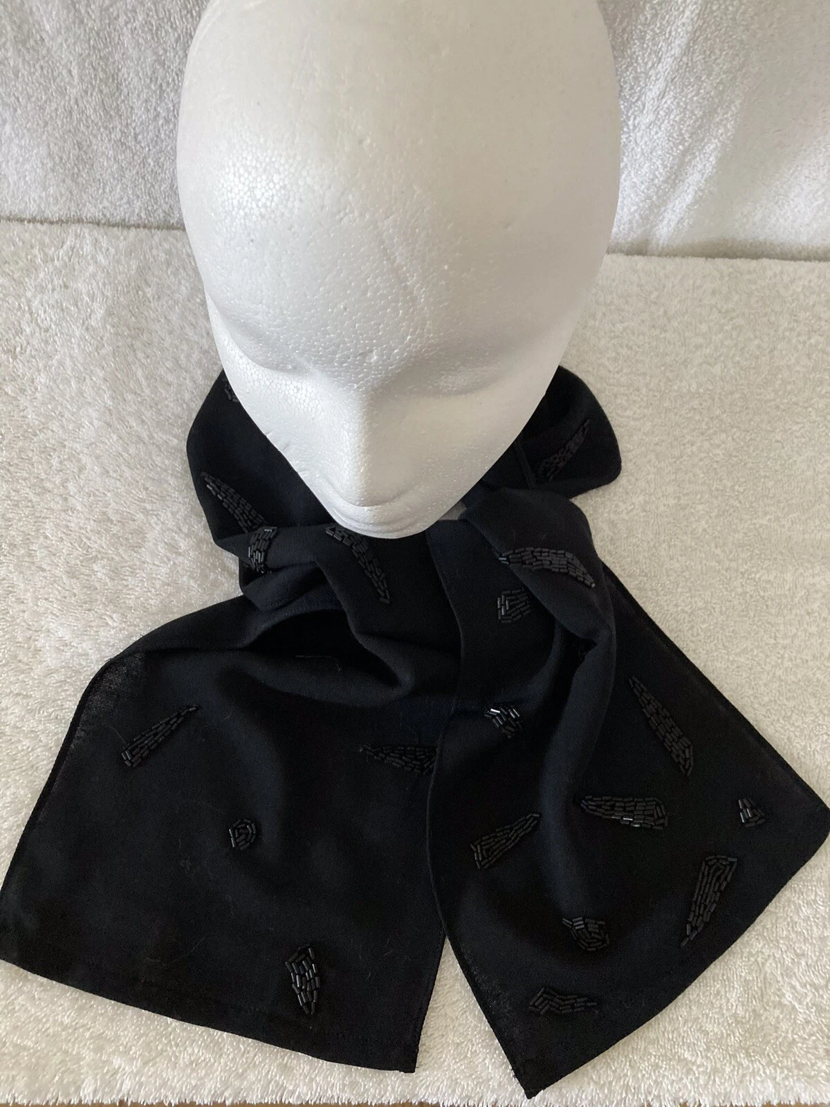 Foulard de soirée perles en laine noire Christian Dior Sportwear   RARE