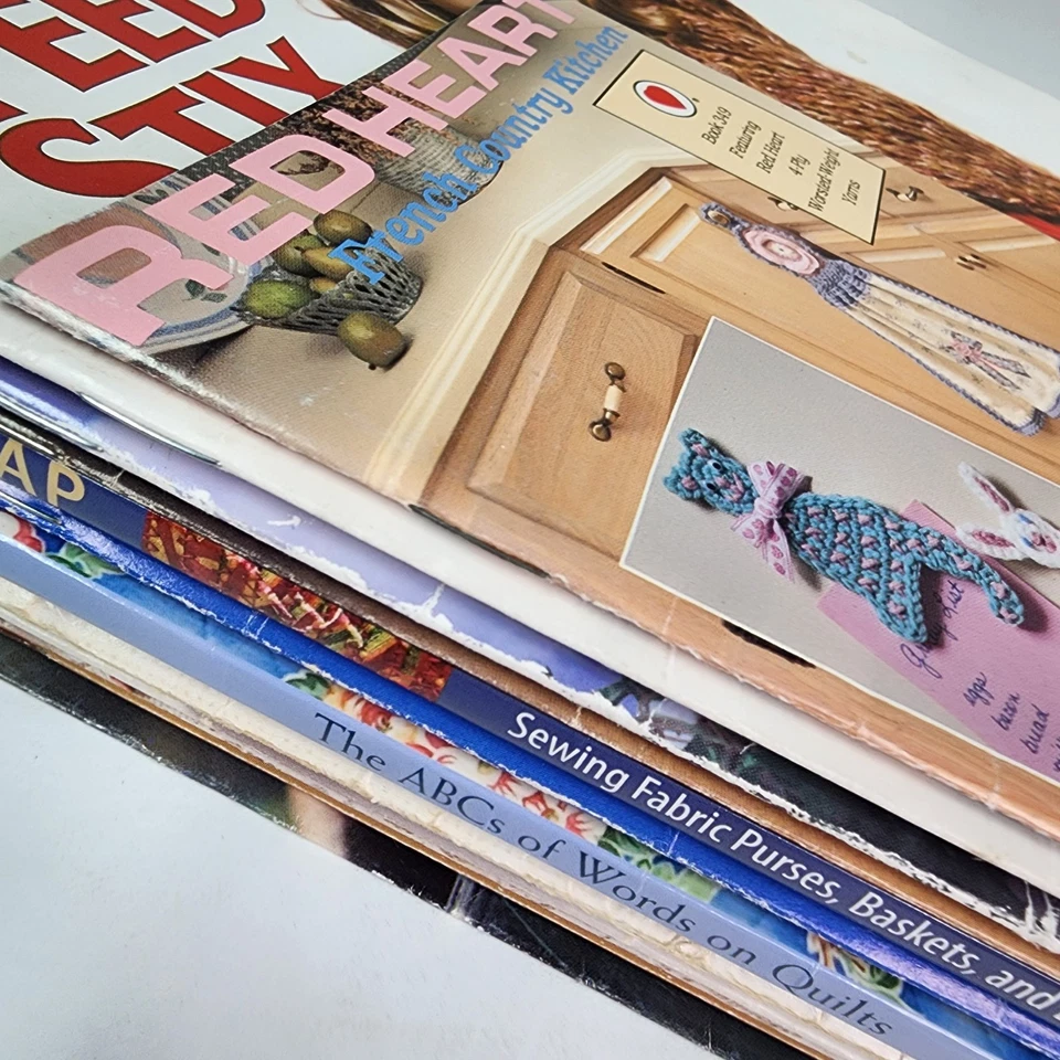 Lot of 12 Vintage Cross Stitch, Quilting, Crochet Pattern Books – Leisure Arts - Image 3 of 4