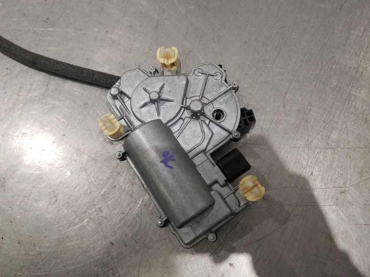 Bentley Bentayga REAR Trunk latch
