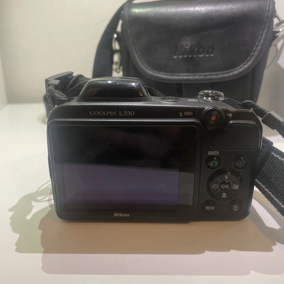 Nikon Coolpix L330 20MP 26x Optical Zoom Black Digital Camera & Bag - Working — 第 4/4 张图片