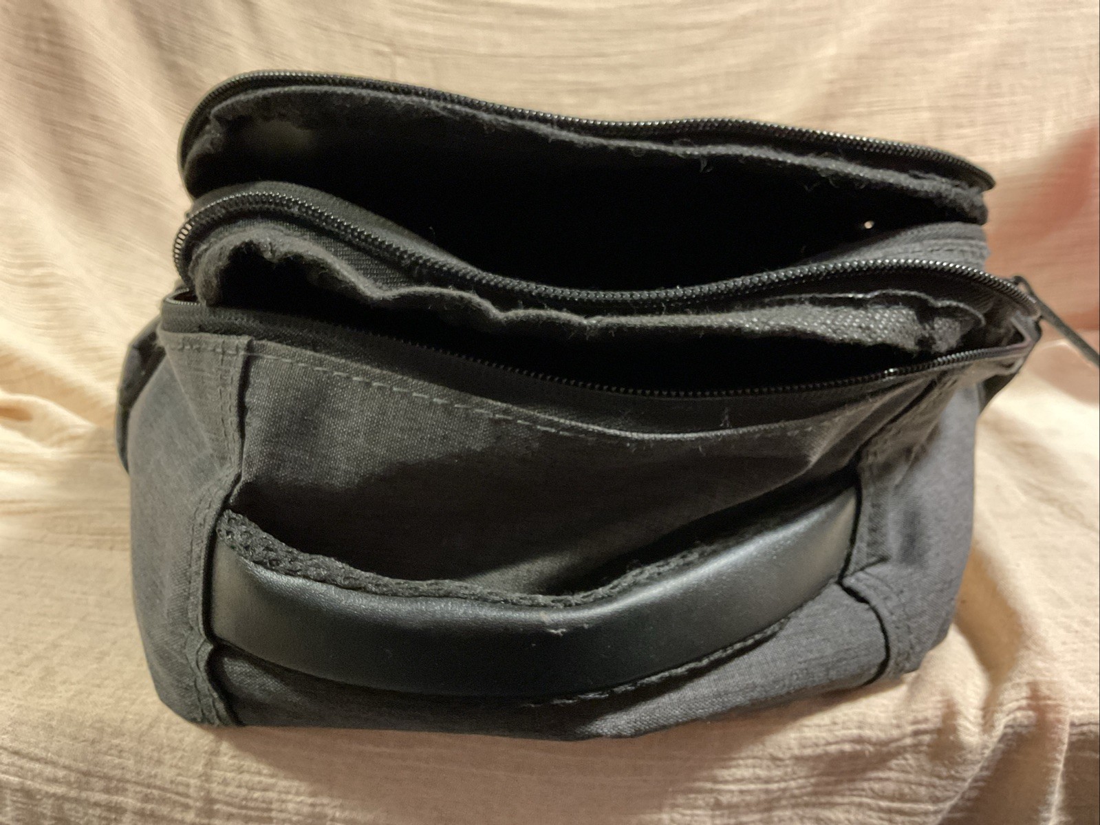 Eastsport Gray Backpack with Multiple Pockets & P… - image 6