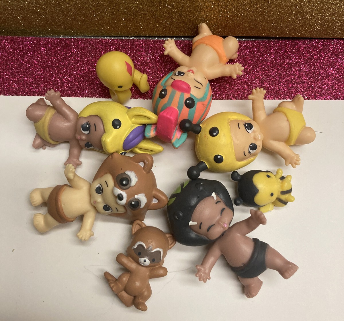 TWOZIES Baby Lot of Babies Figures Moose Toys Tiny Animal Figure