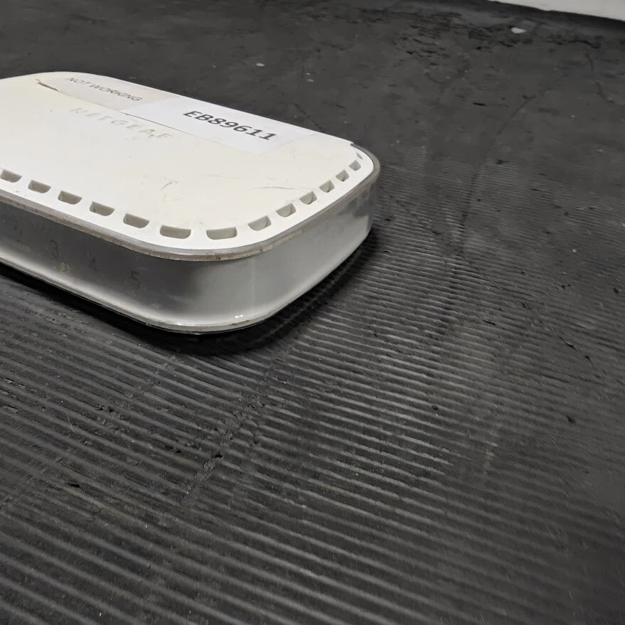 Netgear FS605 V3 5-Port Switch - Für Teile, Kratzer, Keine Zubehörteile - Bild 4 von 4