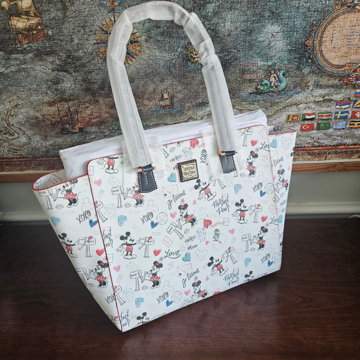 2025 Disney Dooney & Bourke Mickey Minnie Sweethearts Tote Visa