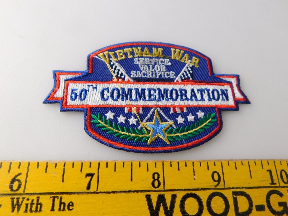 vietnam war  ピンバッチ 90 Anti Vietnam War Protest Buttons Pinbacks sold at auction