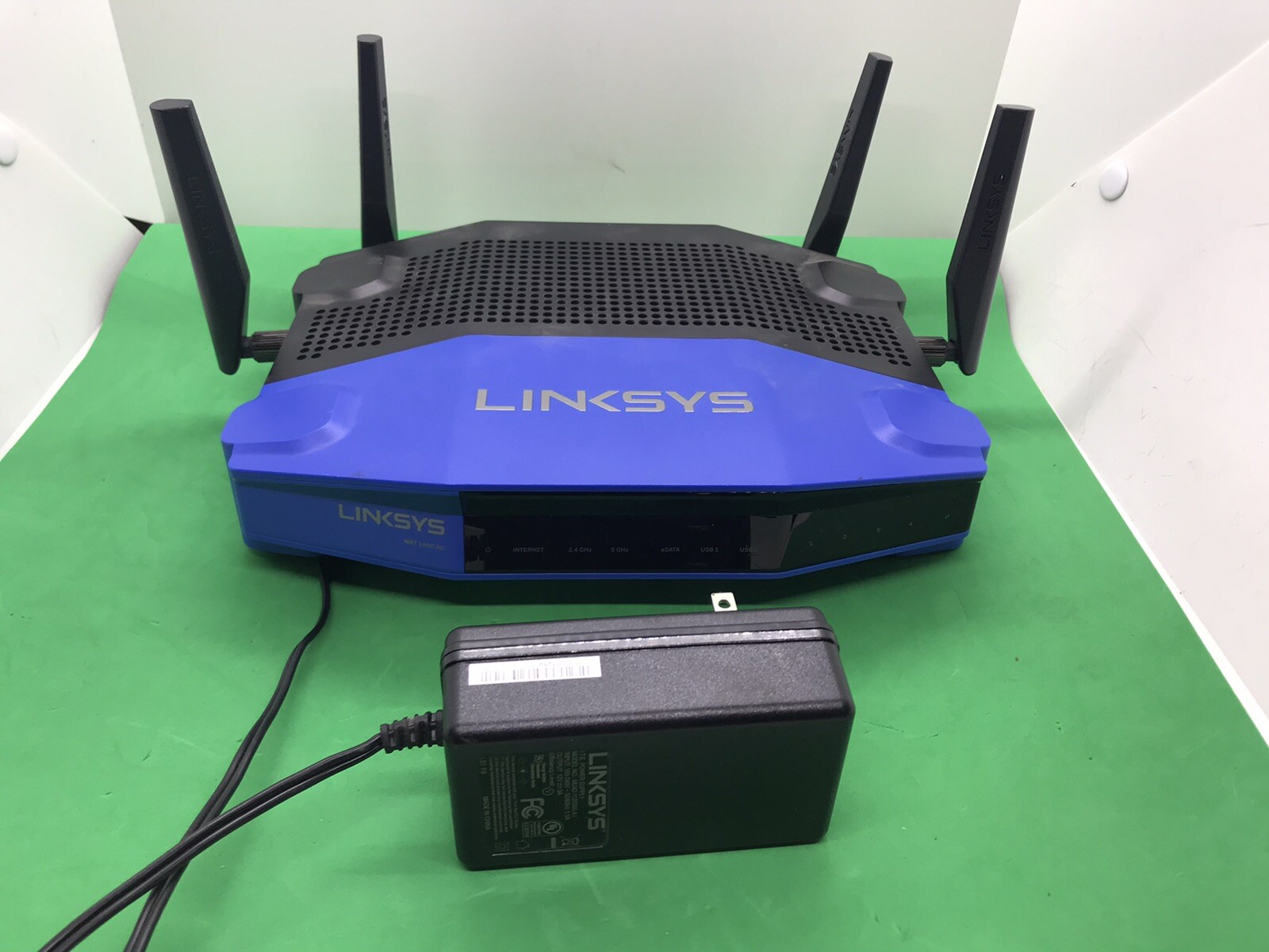 最大67%OFFクーポン Linksys WRT1900ACS v2 ルーター sushitai.com.mx