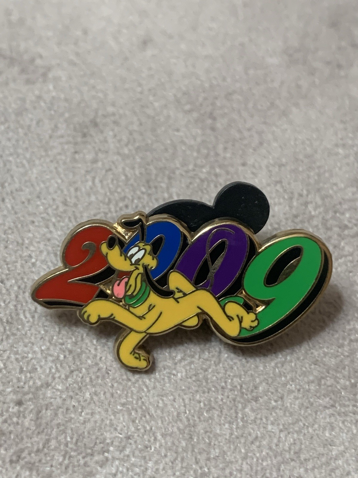 2009 Dated Year Pins - Mickey & Friends Mini Pin Boxed Set- Pluto Only PIN 32707