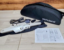 Roland Aerophone AE-10 Digital Wind Synthesizer Instrument