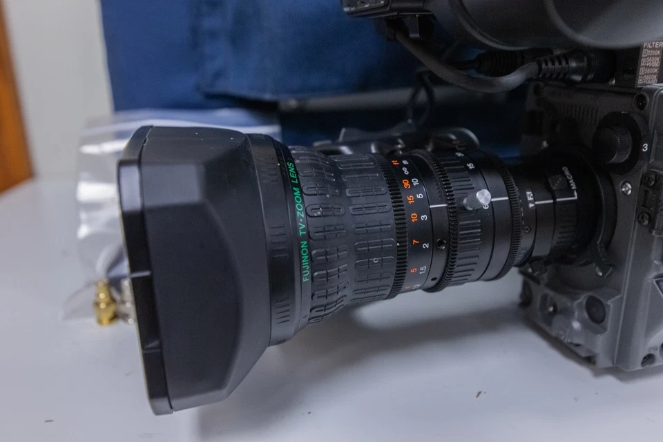 Sony DVCam DSR-300A Pro Video Camera Camcorder w/ Fujifilm Lens - 475 Hours - Image 2 of 4